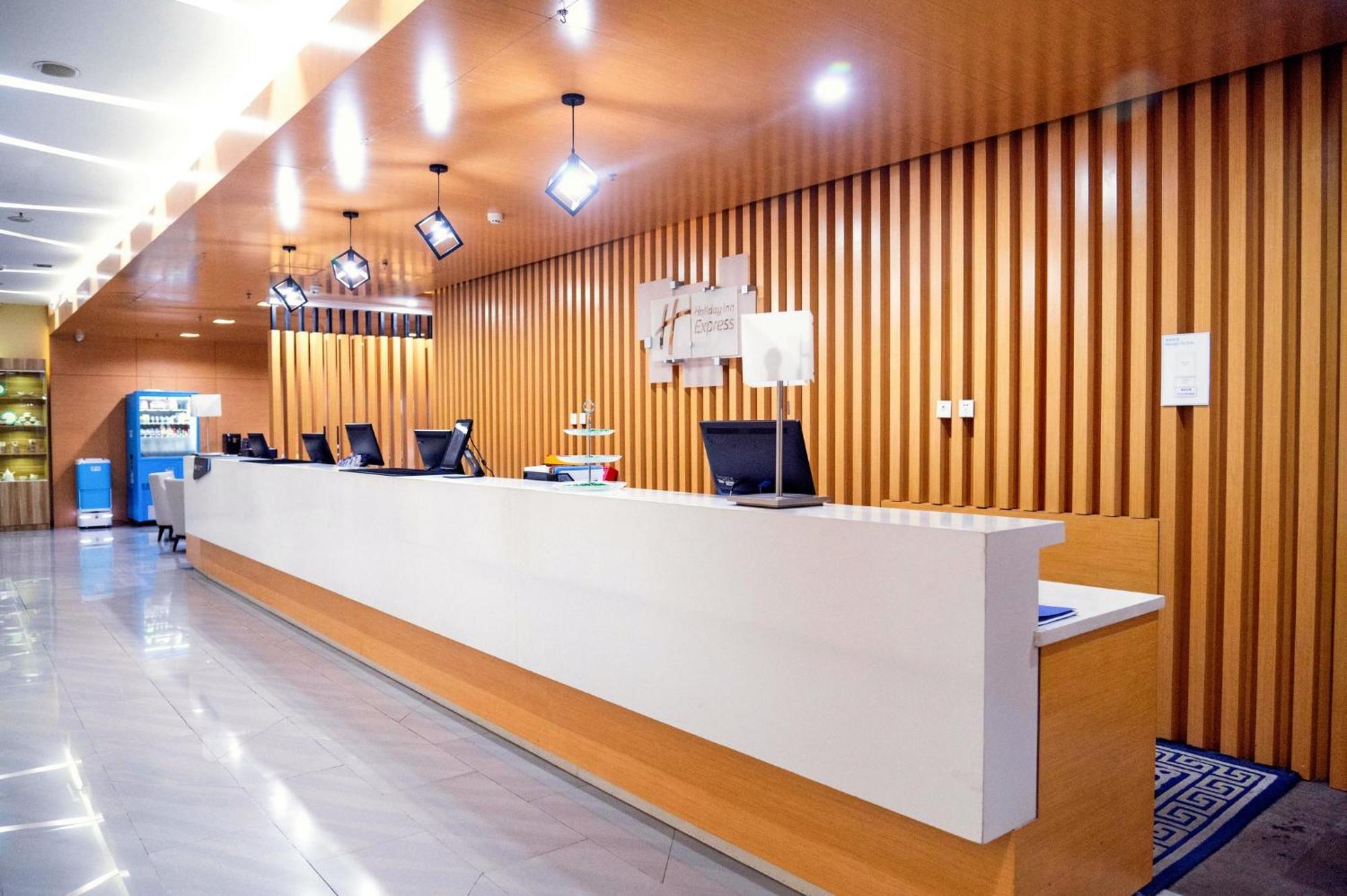 Holiday Inn Express Tangshan Downtown By Ihg Dış mekan fotoğraf